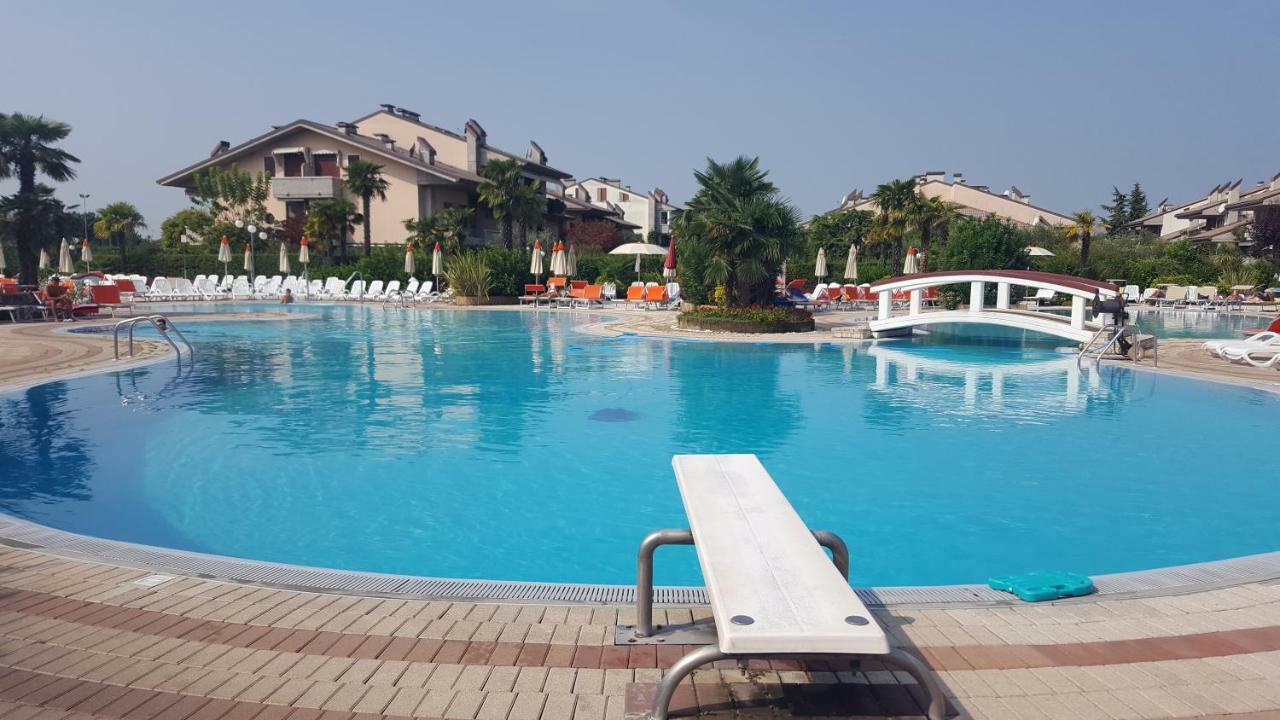 Appartamento Michele Tre Piscine Caraibiche Desenzano Del Garda Zewnętrze zdjęcie
